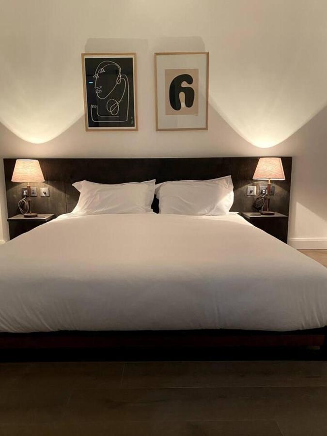 Design Led 1bed In Cosmopolitan Queens Park Apartment
