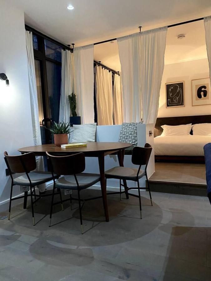 Design Led 1bed In Cosmopolitan Queens Park * London